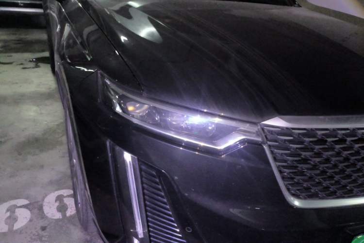 Used Cadillac XT6 2022 2.0T Six-Seater Four-Wheel Drive Luxury Version Right Front Headlight