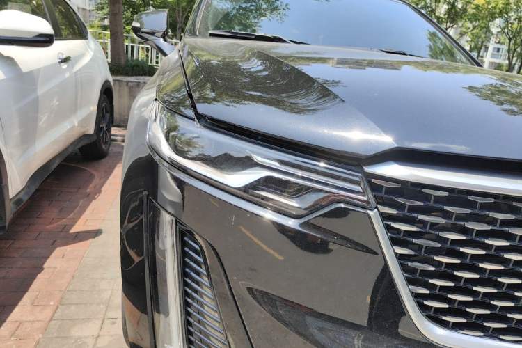 Used Cadillac XT6 2022 2.0T Six-Seater Four-Wheel-Drive Luxury Version Right Front Headlight