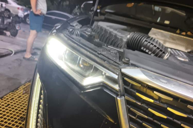 Used Cadillac XT6 2022 2.0T Six-Seater Four-Wheel-Drive Luxury Standard Edition Right Front Headlight