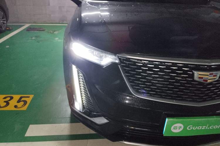Used Cadillac XT6 2022 2.0T Six-Seater Four-Wheel Drive Luxury Version Right Front Headlight