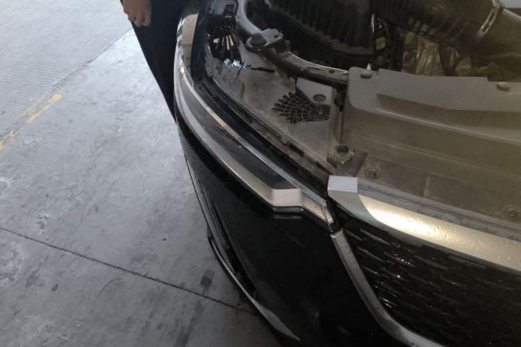 Used Cadillac XT6 2022 2.0T Six-Seater Four-Wheel Drive Luxury Version Right Front Headlight
