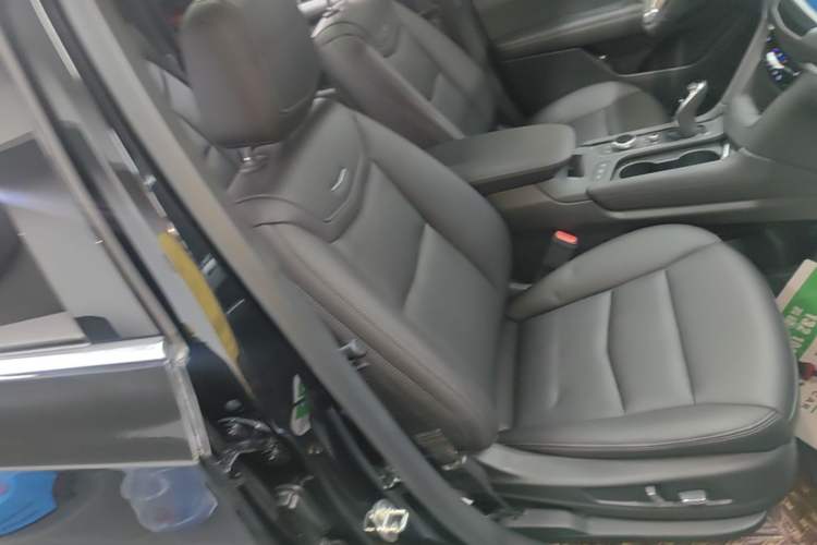Used Cadillac XT6 2022 2.0T 7-Seater Four-Wheel-Drive Luxury Version Right Front Seat