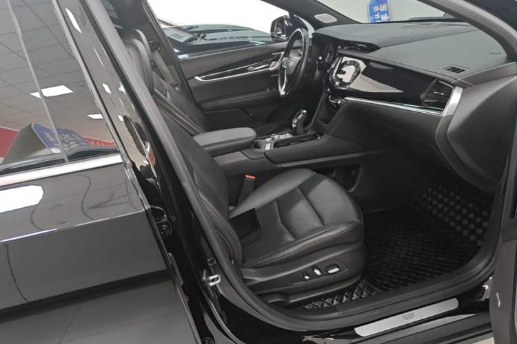Used Cadillac XT6 2022 2.0T Six-Seater Four-Wheel Drive Luxury Version Right Front Seat