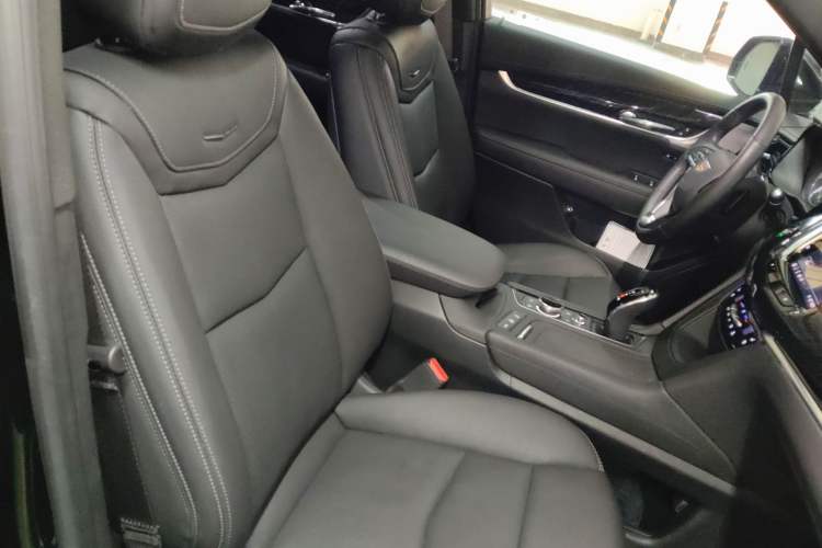 Used Cadillac XT6 2022 2.0T Six-Seater Four-Wheel Drive Luxury Version Right Front Seat