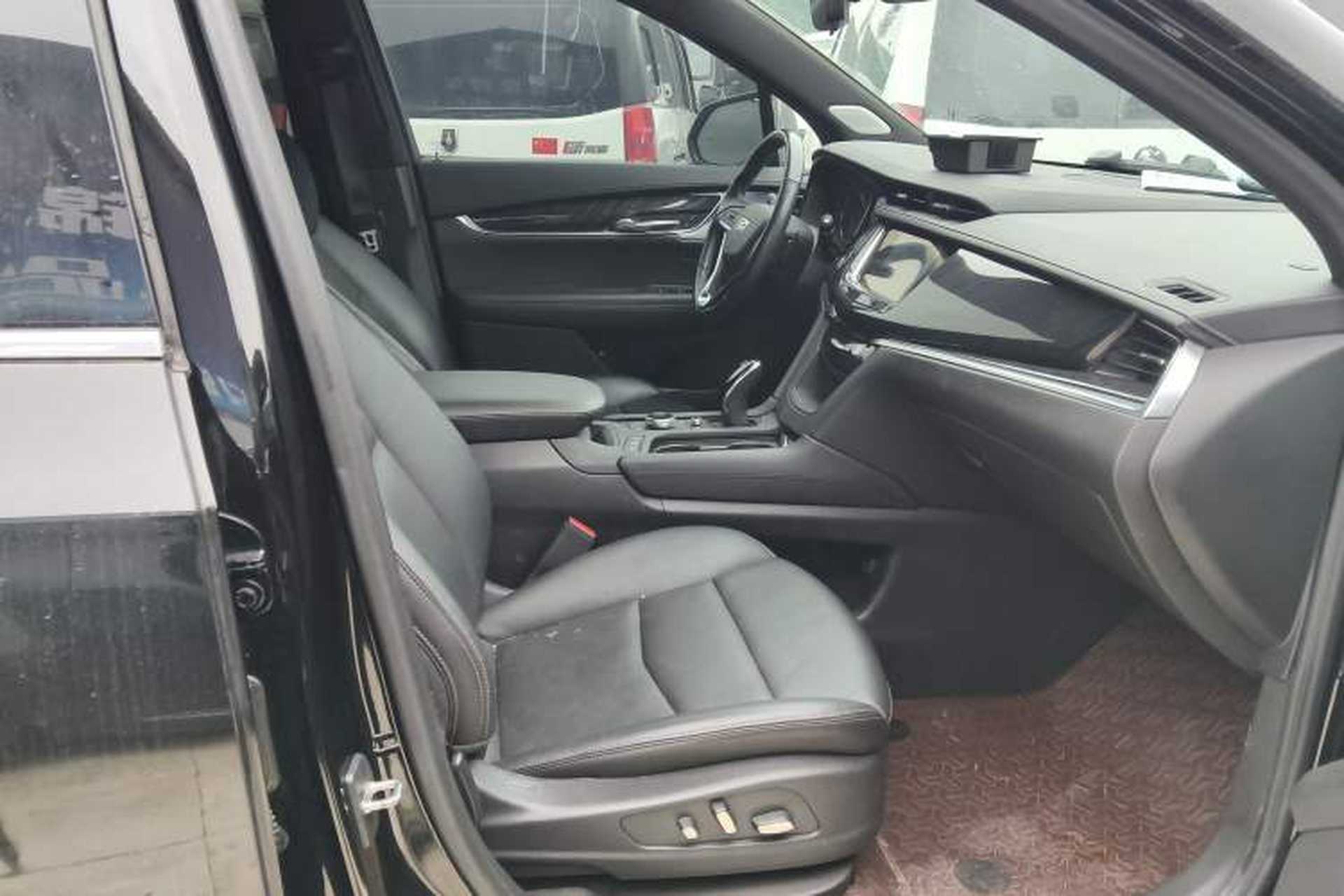 Used Cadillac XT6 2022 2.0T 7-Seater Four-Wheel Drive Luxury Version Right Front Seat