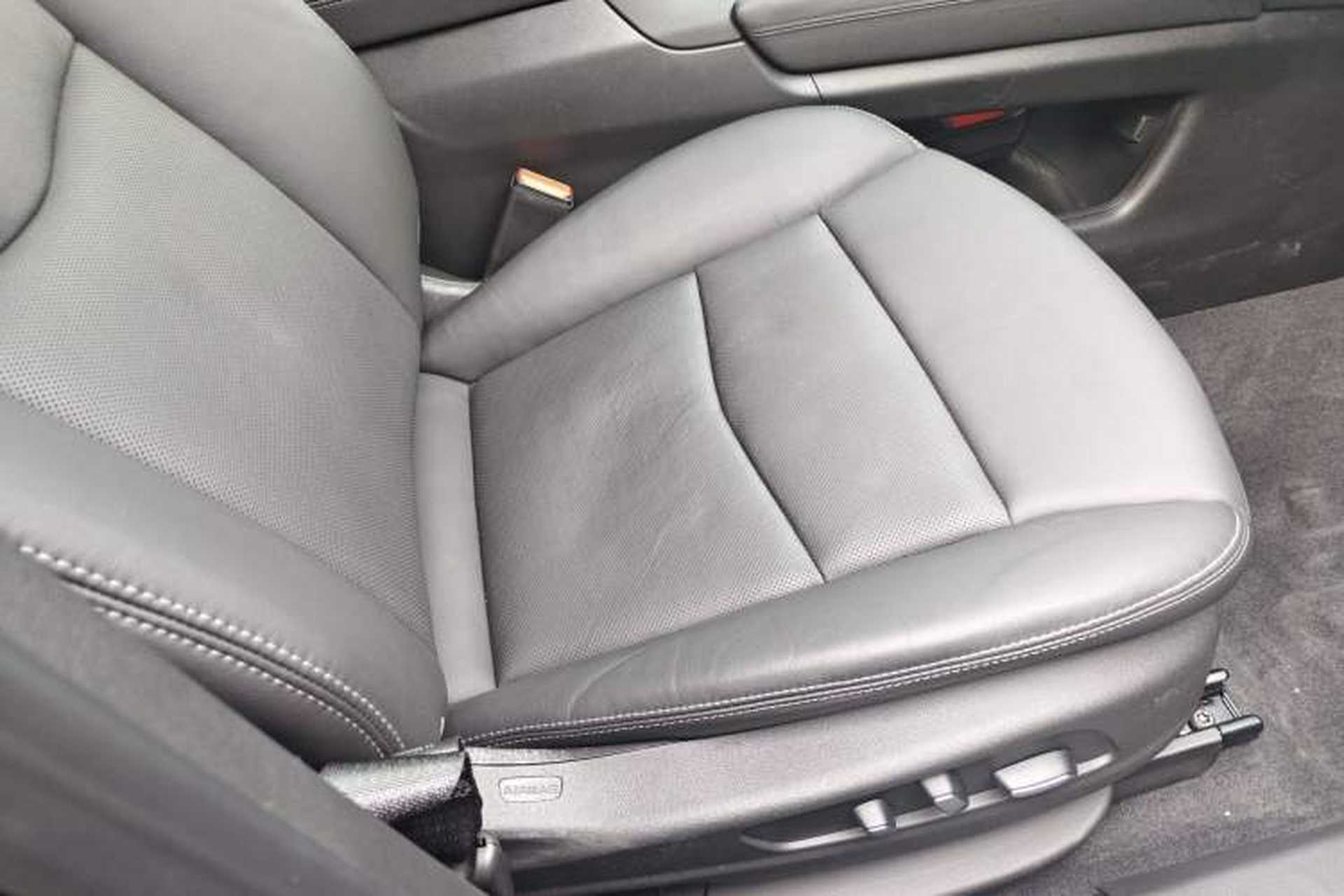 Used Cadillac XT6 2022 2.0T Six-Seater Four-Wheel Drive Luxury Version Right Front Seat