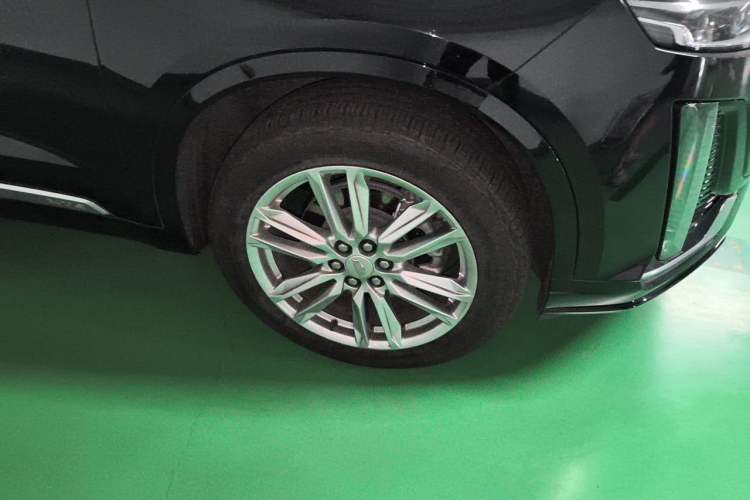 Used Cadillac XT6 2022 2.0T 7-Seater Four-Wheel Drive Luxury Standard Edition Right Front Wheel Hub
