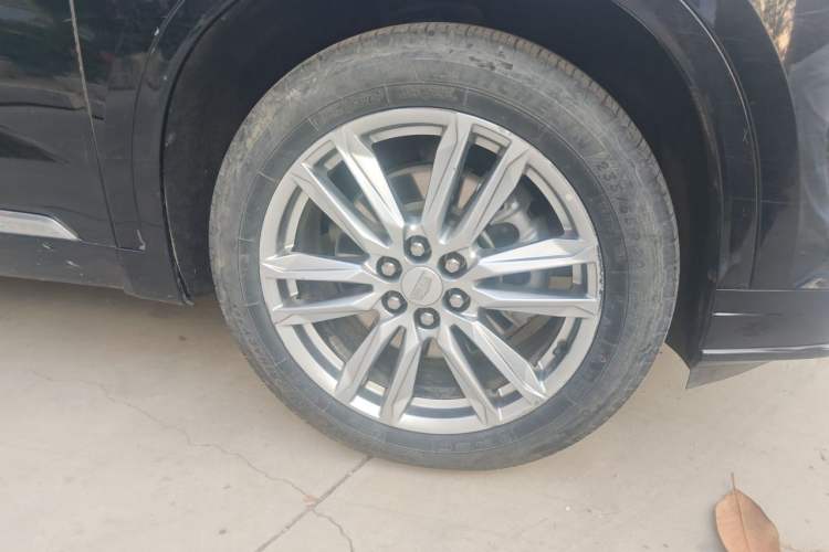 Used Cadillac XT6 2022 2.0T 7-Seater Four-Wheel Drive Luxury Standard Edition Right Front Wheel Hub