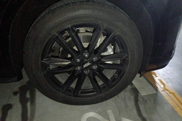 Used Cadillac XT6 2022 2.0T Six-Seater Four-Wheel-Drive Luxury Standard Edition Right Front Wheel Hub