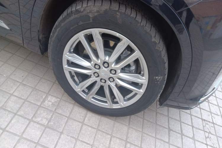 Used Cadillac XT6 2022 2.0T 7-Seater Four-Wheel Drive Luxury Standard Edition Right Front Wheel Hub