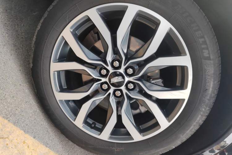 Used Cadillac XT6 2022 2.0T Six-Seater Four-Wheel-Drive Luxury Version Right Front Wheel Hub