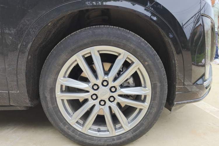 Used Cadillac XT6 2022 2.0T 7-Seater Four-Wheel Drive Luxury 120th Anniversary Limited Edition Right Front Wheel Hub