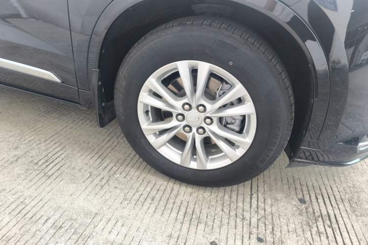 Used Cadillac XT6 2022 2.0T Six-Seater Four-Wheel-Drive Luxury Version Right Front Wheel Hub