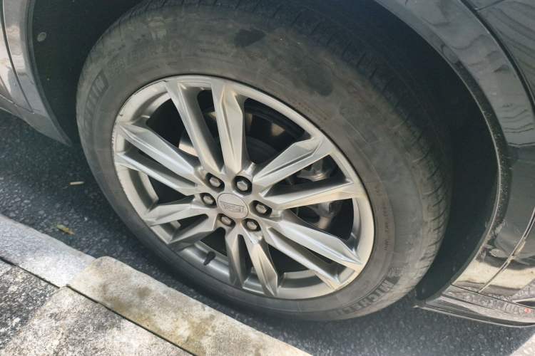 Used Cadillac XT6 2022 2.0T 7-Seater Four-Wheel Drive Luxury 120th Anniversary Limited Edition Right Front Wheel Hub