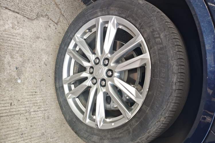 Used Cadillac XT6 2022 2.0T Six-Seater Four-Wheel Drive Luxury 120th Anniversary Limited Edition Right Front Wheel Hub