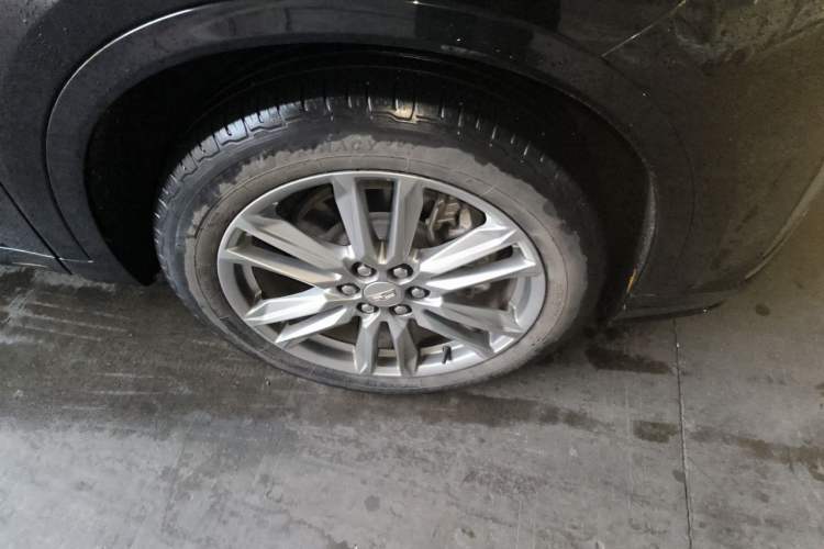 Used Cadillac XT6 2022 2.0T Six-Seater Four-Wheel Drive Luxury Version Right Front Wheel Hub