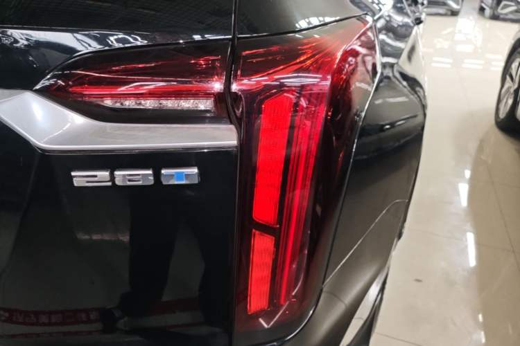 Used Cadillac XT6 2022 2.0T 7-Seater Two-Wheel Drive Luxury Version Right Rear Taillight
