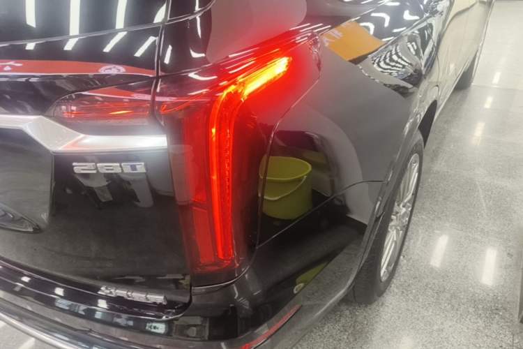 Used Cadillac XT6 2022 2.0T Six-Seater Four-Wheel Drive Luxury Version Right Rear Taillight