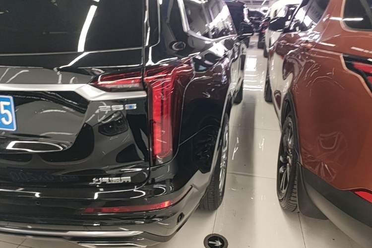 Used Cadillac XT6 2022 2.0T Six-Seater Four-Wheel Drive Luxury Version Right Rear Taillight