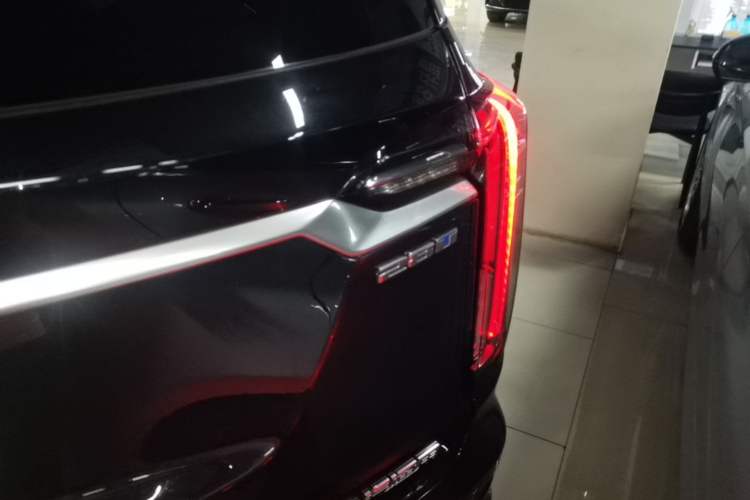 Used Cadillac XT6 2022 2.0T Six-Seater All-Wheel-Drive Platinum 120th Anniversary Limited Edition Right Rear Taillight
