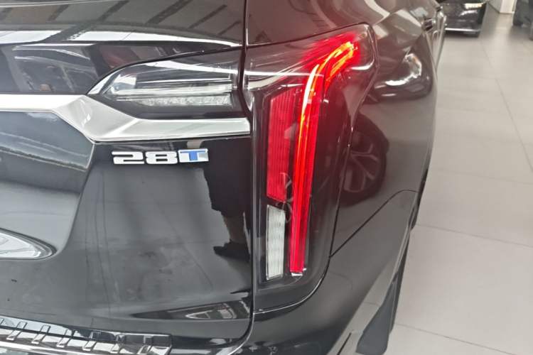 Used Cadillac XT6 2022 2.0T Six-Seater Four-Wheel-Drive Prestige Version Right Rear Taillight