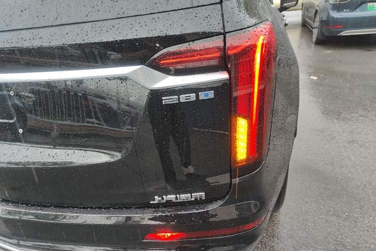 Used Cadillac XT6 2022 2.0T Six-Seater Four-Wheel Drive Luxury Version Right Rear Taillight