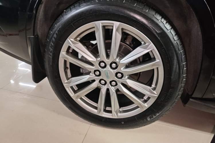 Used Cadillac XT6 2022 2.0T 7-Seater Two-Wheel Drive Luxury Version Right Rear Wheel Hub