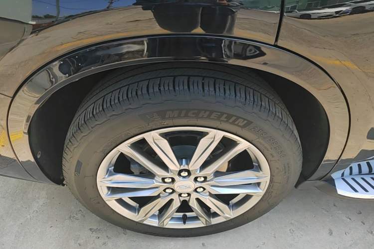Used Cadillac XT6 2022 2.0T 7-Seater Two-Wheel Drive Luxury Version Right Rear Wheel Hub