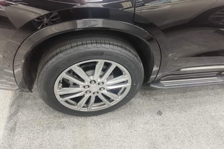 Used Cadillac XT6 2022 2.0T Six-Seater Four-Wheel Drive Luxury Version Right Rear Wheel Hub