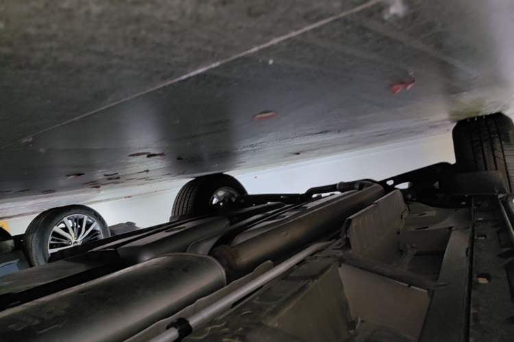 Used Cadillac XT6 2022 2.0T Six-Seater Four-Wheel Drive Luxury Version Right Side Sill