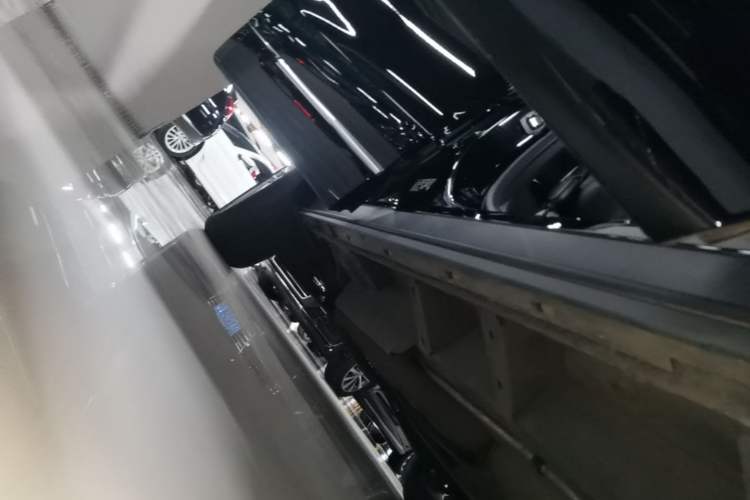 Used Cadillac XT6 2022 2.0T Six-Seater Four-Wheel Drive Luxury Version Right Side Sill