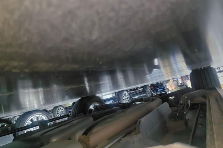 Used Cadillac XT6 2022 2.0T 7-Seater Four-Wheel-Drive Luxury Version Right Side Sill
