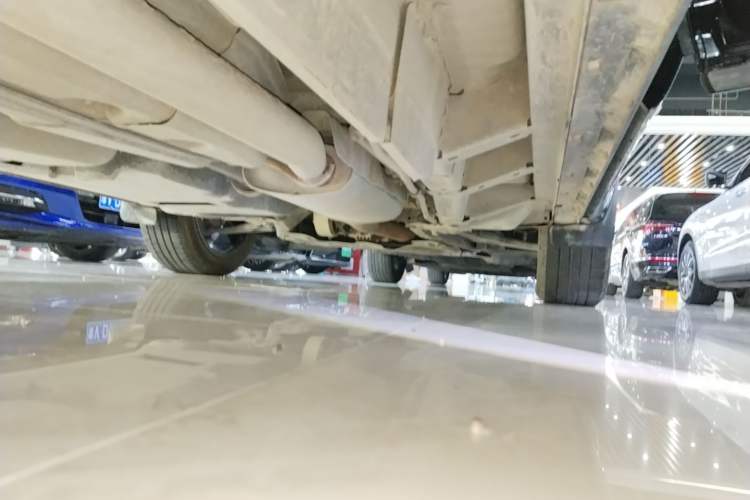 Used Cadillac XT6 2022 2.0T Six-Seater Four-Wheel Drive Luxury Version Right Side Sill
