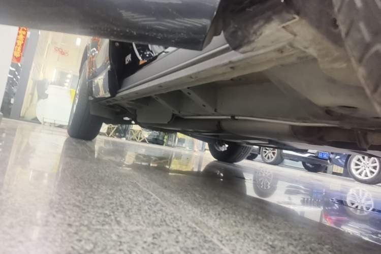 Used Cadillac XT6 2022 2.0T Six-Seater Four-Wheel Drive Luxury Version Right Side Sill