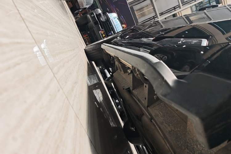Used Cadillac XT6 2022 2.0T 7-Seater Four-Wheel-Drive Luxury Version Right Side Sill