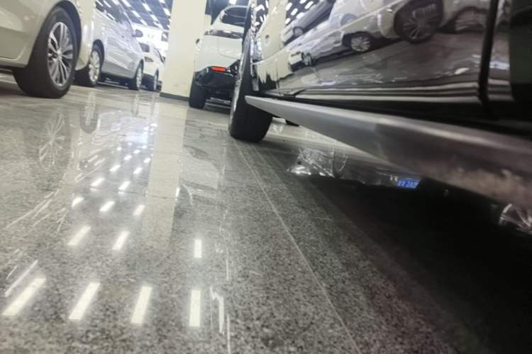 Used Cadillac XT6 2022 2.0T Six-Seater Four-Wheel Drive Luxury Version Right Side Sill