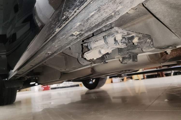Used Cadillac XT6 2022 2.0T Six-Seater Four-Wheel Drive Luxury Version Right Side Sill