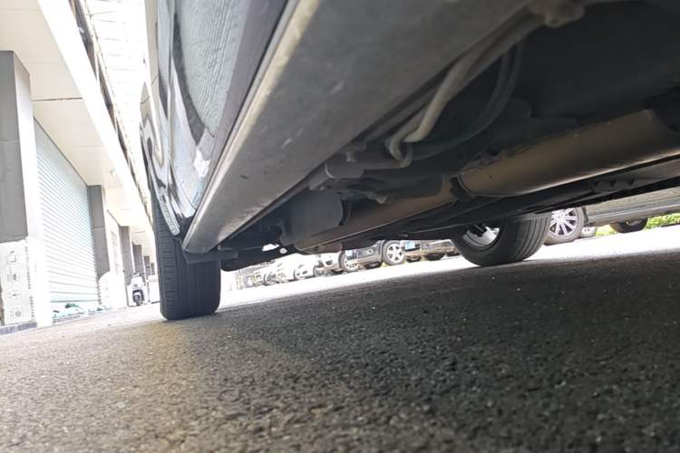 Used Cadillac XT6 2022 2.0T 7-Seater Four-Wheel Drive Luxury Version Right Side Sill