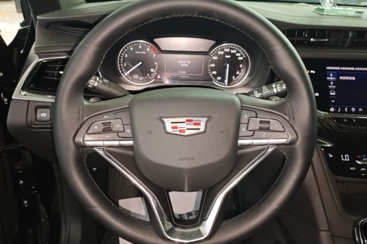 Used Cadillac XT6 2022 2.0T 7-Seater Two-Wheel Drive Luxury Version Steering Wheel