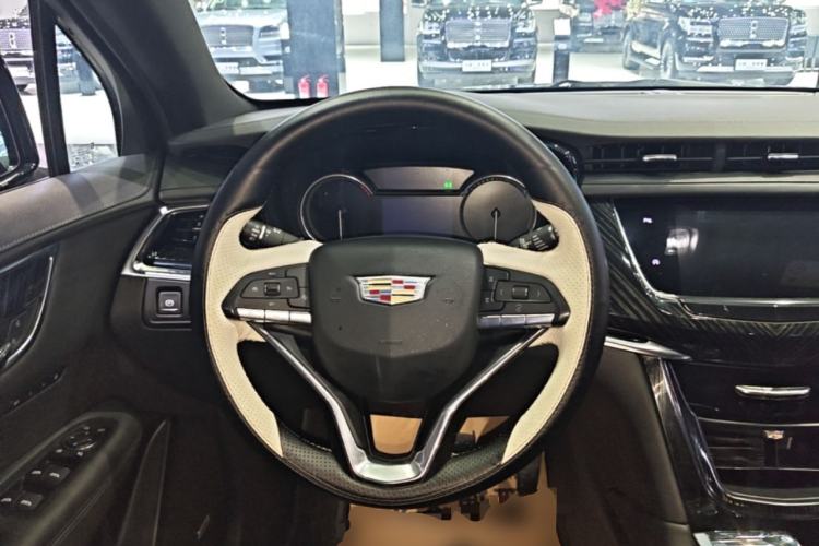 Used Cadillac XT6 2022 2.0T Six-Seater Two-Wheel-Drive Luxury Version Steering Wheel