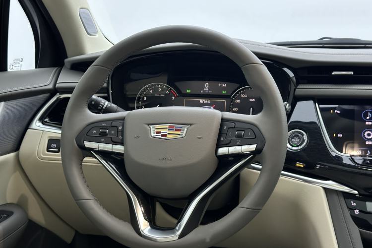 Used Cadillac XT6 2022 2.0T Six-Seater Four-Wheel Drive Luxury Version Steering Wheel