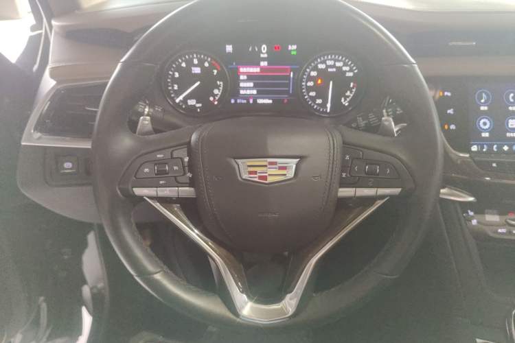 Used Cadillac XT6 2022 2.0T Six-Seater Four-Wheel-Drive Platinum Edition Steering Wheel