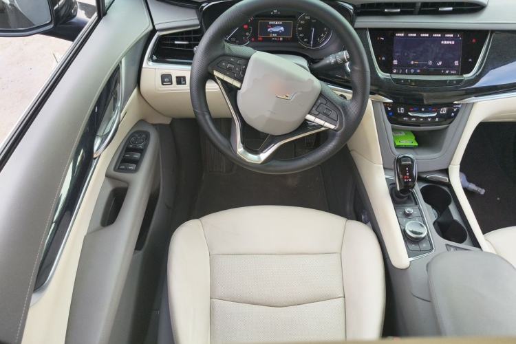 Used Cadillac XT6 2022 2.0T Six-Seater Four-Wheel Drive Luxury Version Steering Wheel