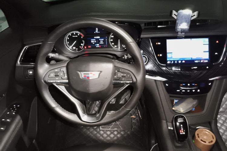 Used Cadillac XT6 2022 2.0T Six-Seater Two-Wheel-Drive Luxury Version Steering Wheel