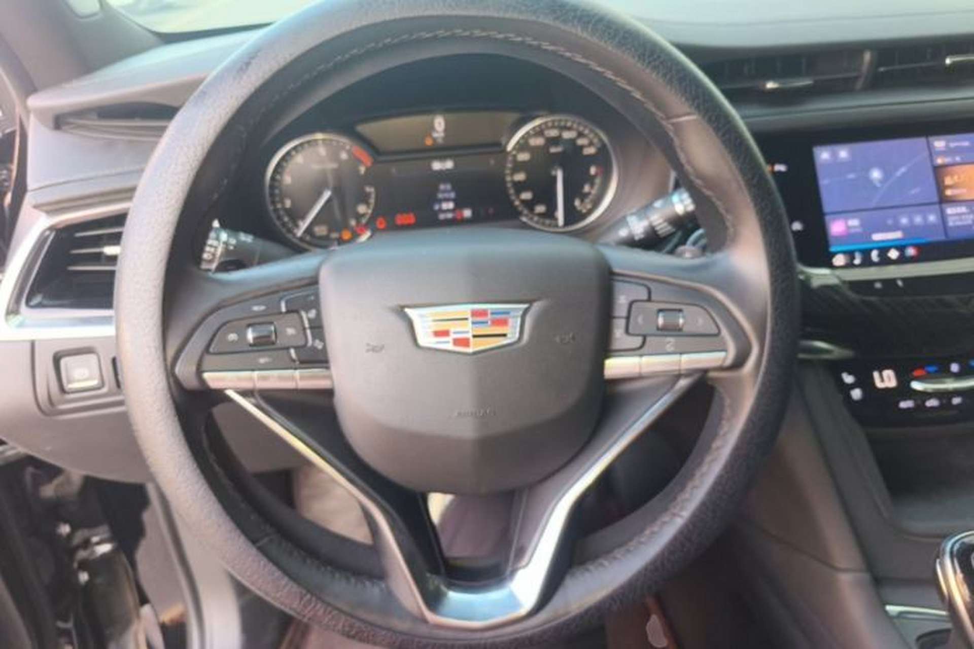 Used Cadillac XT6 2022 2.0T 7-Seater Four-Wheel Drive Luxury Version Steering Wheel