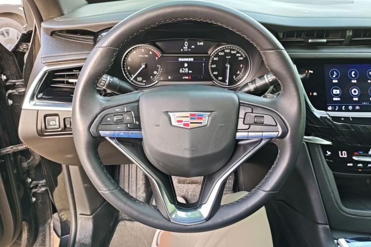 Used Cadillac XT6 2022 2.0T Six-Seater Two-Wheel-Drive Luxury Version Steering Wheel