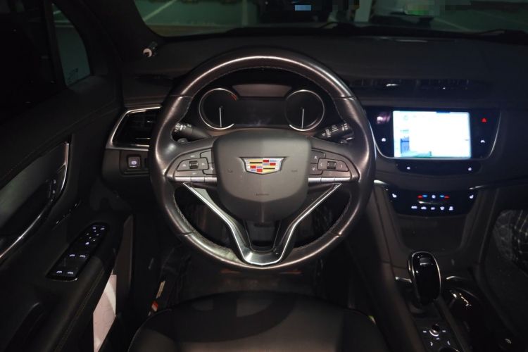 Used Cadillac XT6 2022 2.0T Six-Seater Four-Wheel-Drive Luxury Version Steering Wheel