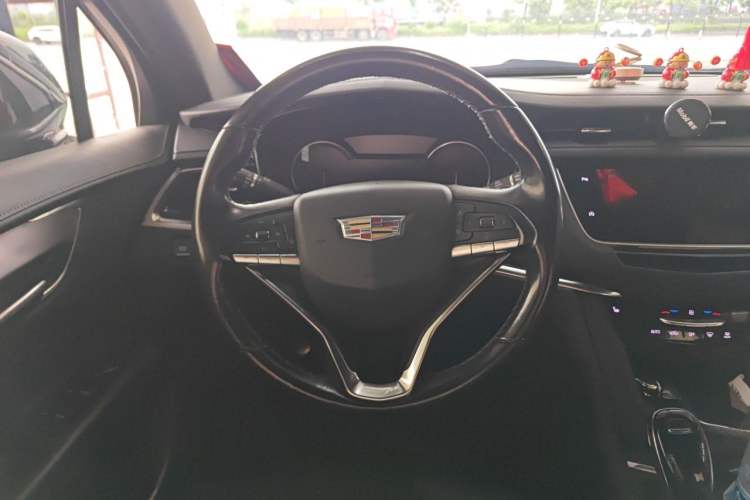 Used Cadillac XT6 2022 2.0T 7-Seater Four-Wheel-Drive Luxury Version Steering Wheel