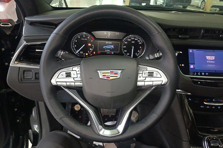Used Cadillac XT6 2022 2.0T Six-Seater Four-Wheel-Drive Luxury Version Steering Wheel