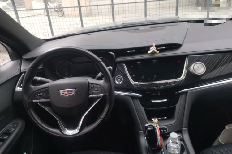 Used Cadillac XT6 2022 2.0T Six-Seater Two-Wheel-Drive Luxury Version Steering Wheel